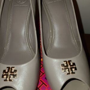 Tory Burch grey wedge size 7.5